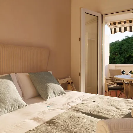 Marbella Banus Suites - Banus - Playa Rocio - Beachfront Complex -3Bd-3Ba - Direct Access To The Beach - Outdoor Terrace - 3 Min Walk To Puerto Banus - Walk To Marina, Beach & El Corte Ing Luxury Shopping - Ideal For Families
