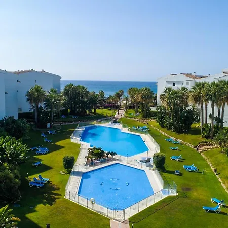 Marbella Banus Suites - Banus - Playa Rocio - Beachfront Complex -3Bd-3Ba - Direct Access To The Beach - Outdoor Terrace - 3 Min Walk To Puerto Banus - Walk To Marina, Beach & El Corte Ing Luxury Shopping - Ideal For Families