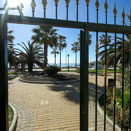 Marbella Banus Suites - Banus - Playa Rocio - Beachfront Complex -3Bd-3Ba - Direct Access To The Beach - Outdoor Terrace - 3 Min Walk To Puerto Banus - Walk To Marina, Beach & El Corte Ing Luxury Shopping - Ideal For Families Διαμέρισμα *