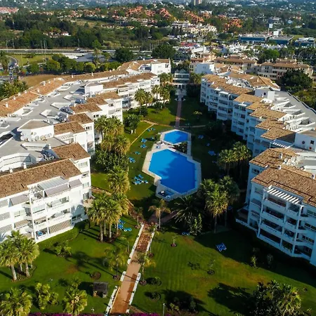 Marbella Banus Suites - Banus - Playa Rocio - Beachfront Complex -3Bd-3Ba - Direct Access To The Beach - Outdoor Terrace - 3 Min Walk To Puerto Banus - Walk To Marina, Beach & El Corte Ing Luxury Shopping - Ideal For Families Μαρμπέλλα